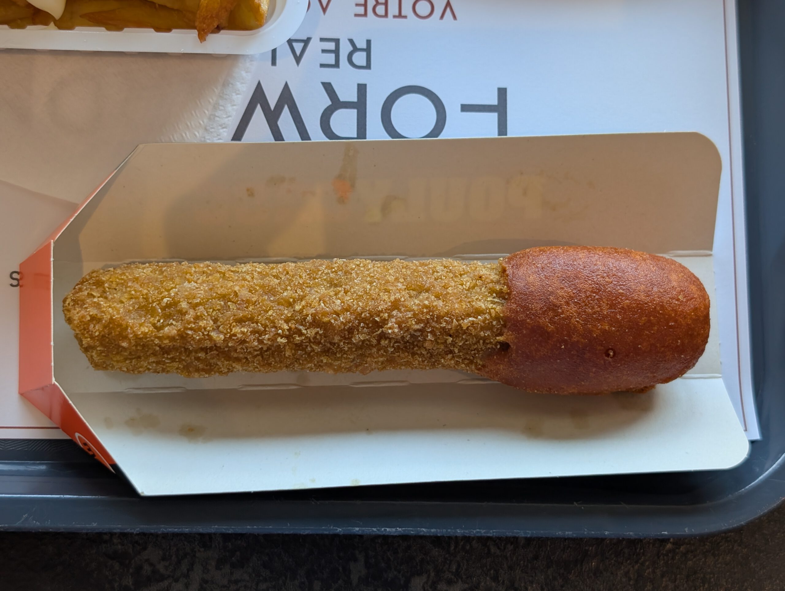 Een Lucifer-snack in een Belgische snackbar/frietkot