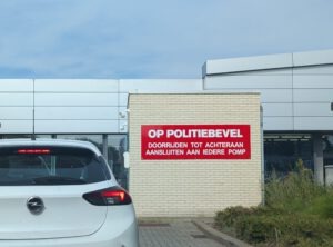 Politiebevel aan Belgische benzinepomp