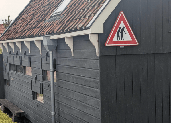 Opgepast voor bejaarden in Greonterp