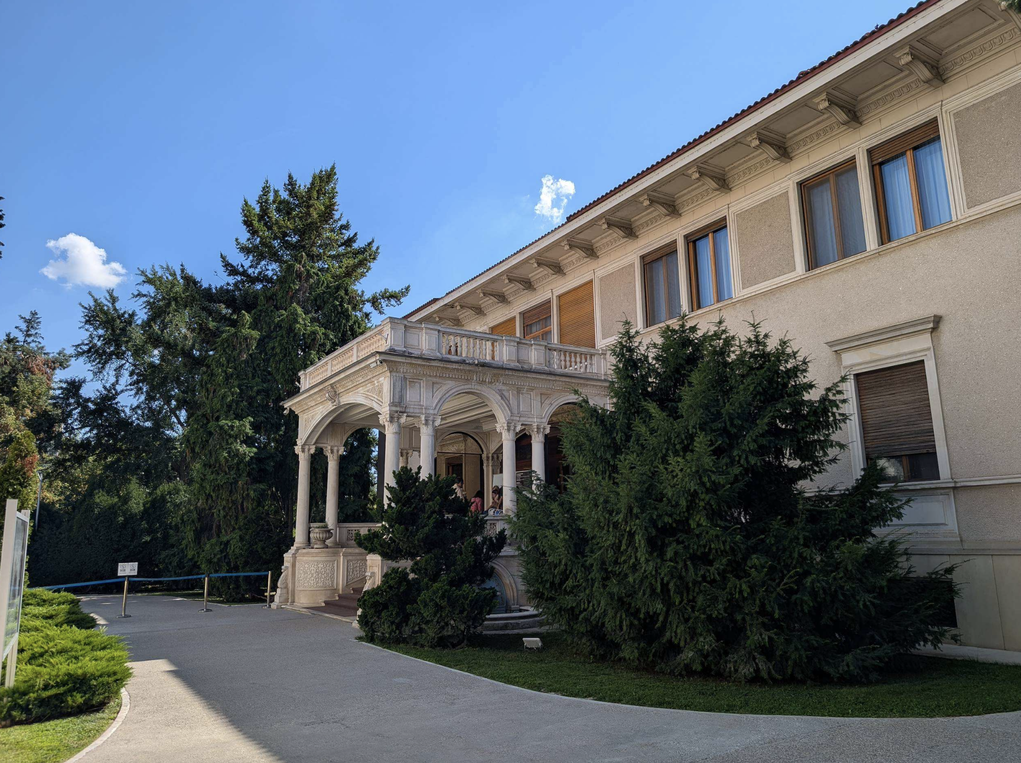 Ingang van de Villa Ceaușescu in Boekarest